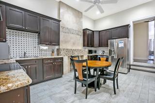 Stylish 4BR condo in Downtown by Hosteeva - New Orleans - 2