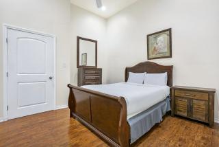 Elegant 4BR Condo in Downtown - New Orleans - 6