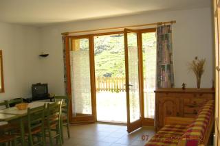 Apartment on the ground floor in Le Chazelet facing the Meije & its glacier - La Grave - 8