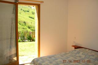 Apartment on the ground floor in Le Chazelet facing the Meije & its glacier - La Grave - 7