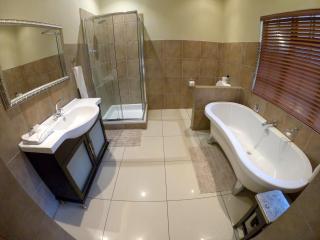 Tuskers Bush Lodge B&B - 6