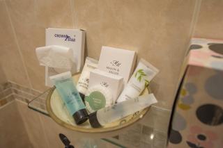 The Full English Guesthouse - 9