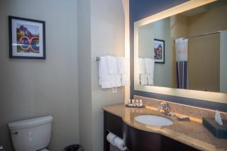 La Quinta by Wyndham Houston East at Normandy - 5