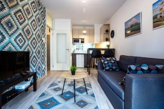 Modern Naive Downtown with free private garage-Fast WI-FI - Novi Sad - 5