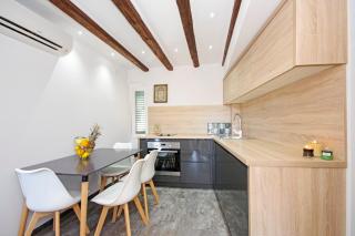 KiKa Luxury OldTown Apartment - 3