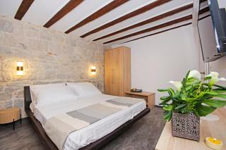 KiKa Luxury OldTown Apartment - 9