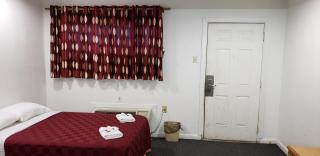 Executive Inn - 3
