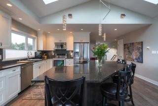 *10 Mile Point Stunning Oceanfront - Victoria - 3