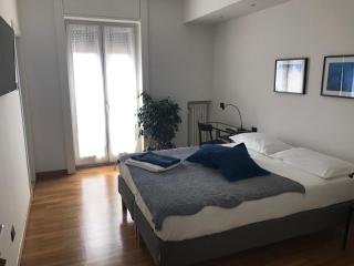 Feel@Home Apartment+Rooms - Milan - 0