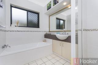 Oceania Beach Paradise - LJHooker Yamba - Yamba - 4