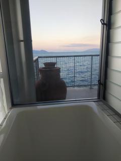 Best at Bright Point Absolute Waterfront Apartment - 2