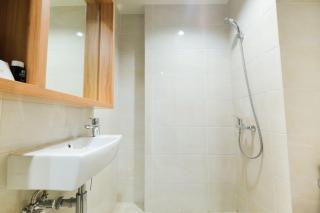 Furnished Studio No Kitchen Apartment Mustika Golf Residence By Travelio - Bekasi - 6