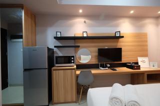 Furnished Studio No Kitchen Apartment Mustika Golf Residence By Travelio - Bekasi - 7
