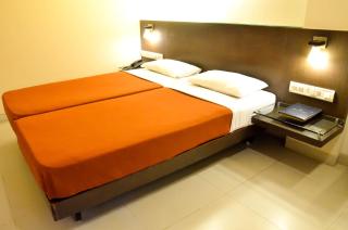 Rama Krishna Hotel - Bombay - 7