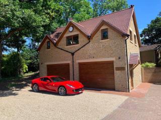 Luxurious private coach house - 0