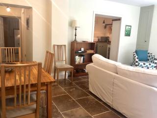 Lauras Townhouse Apartments Garrard's Retreat - Bath - 8