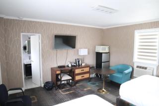 Walkerton Inn Motel - 9