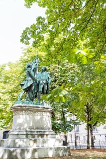 Veeve - Crisp Whites in the 16th - Paris - 3