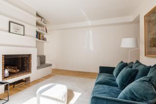 Veeve - Crisp Whites in the 16th - Paris - 1