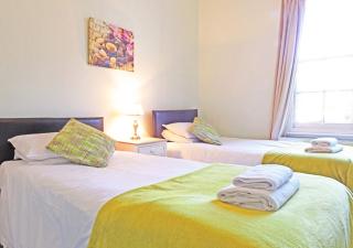 Bury Villa - 7 bedrooms sleeping 18 guests - Gosport - 1