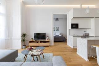 Designer Dream Home In The Center w 2BR/2Bath - Boedapest - 6
