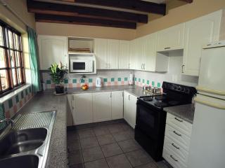 Petal Faire Cottage - Pretoria - 4