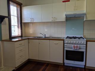 Walnut Cottage - 2 bedroom pet friendly country cottage - Bridgetown - 3