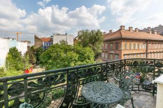 Grand Designer Dream Home in The Center w 3BR/3Bath - Budapest - 9