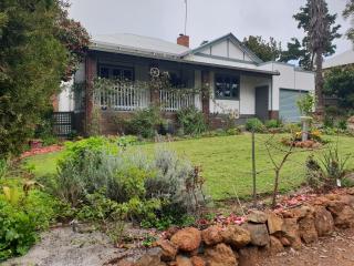 Walnut Cottage - 2 bedroom pet friendly country cottage - Bridgetown - 0