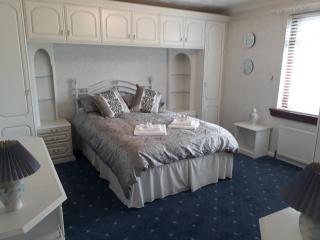 Hilltop House - Airdrie - 8