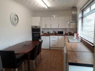 Hilltop House - Airdrie - 9