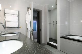 Macdonald Windsor - 2