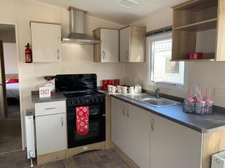 Brambles 66 -Static Holiday Caravan, Porthcawl - Newton - 2
