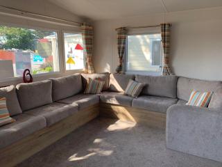 Brambles 66 -Static Holiday Caravan, Porthcawl - Newton - 5