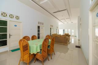 RedDoorz Syariah near Simpang Sekip Palembang - Palembang - 7