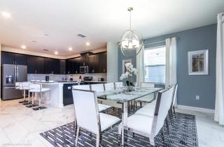 Magnificent Pool Home in Champion Gates - Davenport - 1