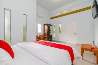 RedDoorz Syariah near Simpang Sekip Palembang - Palembang - 3