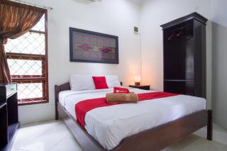 RedDoorz Syariah near Ngade Lake Ternate - Ternate - 0