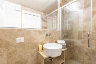 Elegant Fornasa Vecia, canal view with a beautiful garden R&R - Venice - 3