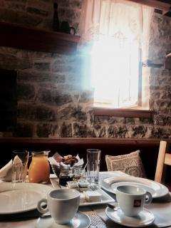 Argyropolis Boutique Hotel - Gjirokastër - 8