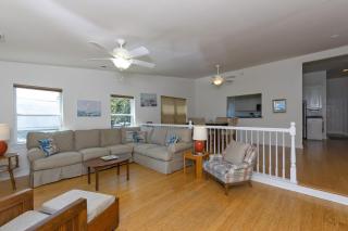 Harbor Delight On The Bay - Private Sandy Beach! Home - 7