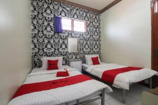 RedDoorz near Sarangan Lake - Magetan - 1