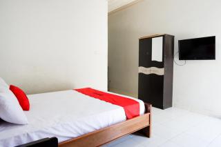 RedDoorz near Mutiara SIS Al Jufrie Airport Palu - 1