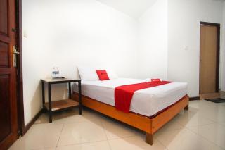 RedDoorz near Mal Abepura - Jayapura - 0