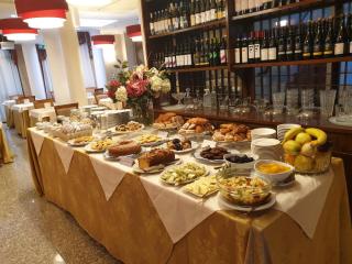 Hotel Ferrari - Salsomaggiore Terme - 7