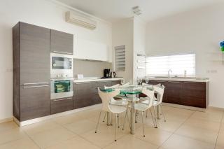 Apartment In Fort Cambridge with Pool - Sliema - 7