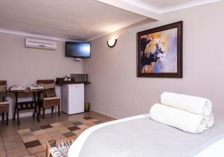 Ama Zulu Guesthouse & Safaris - Hluhluwe - 7