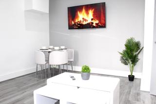 Reads Luxury Jacuzzi Apartments - Blackpool - 3