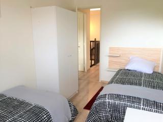 Modern Boulangerie, large 6 bedroom village house - Quillan - 1