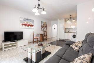 Victoria Court Modern 1 Bed Apartment Los Cristianos Tenerife - 3